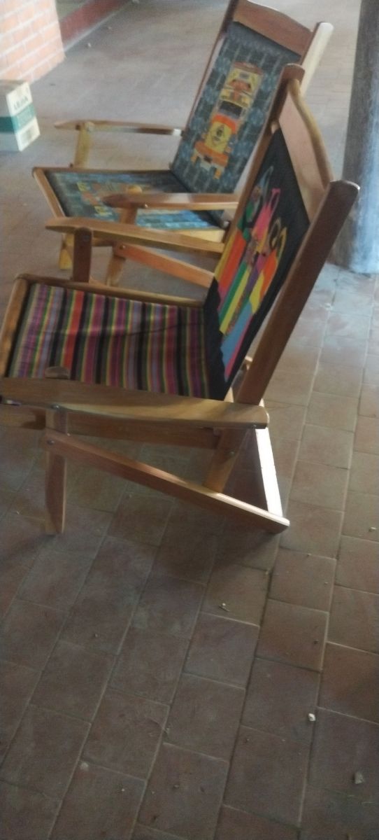 Dos sillas plegables de la india