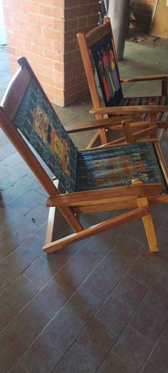 Dos sillas plegables de la india