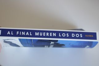 Libro Al final mueren los dos