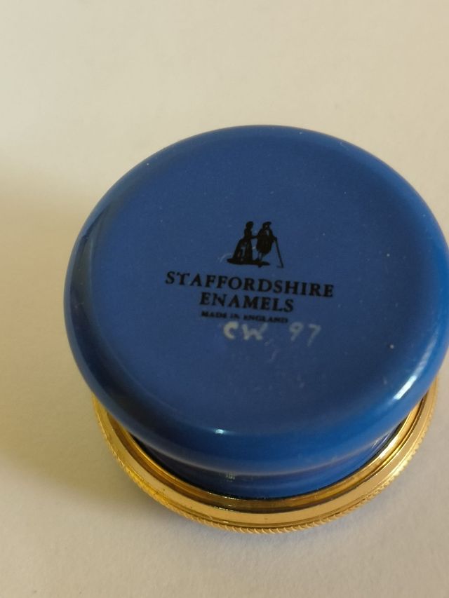 Cajita de baratijas esmaltada de colección