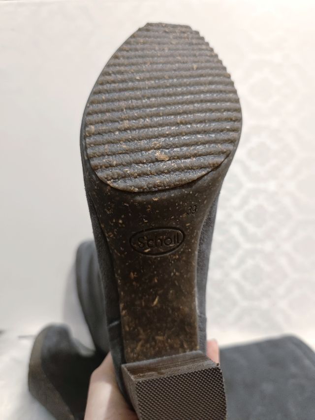 Stivali scamosciati Scholl