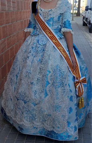 Traje de fallera nuevo