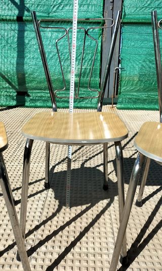 Escritorio de madera noble