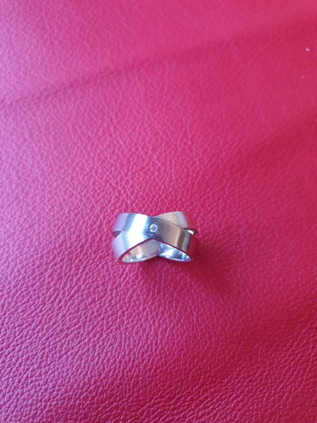 Anillo único de plata artesana 2 tonos con piedra 