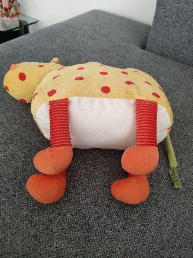 Peluche camello amarillo