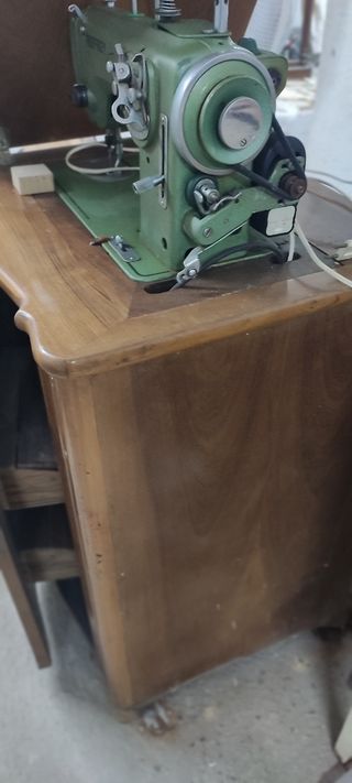 Maquina de coser Refrey Transforma
