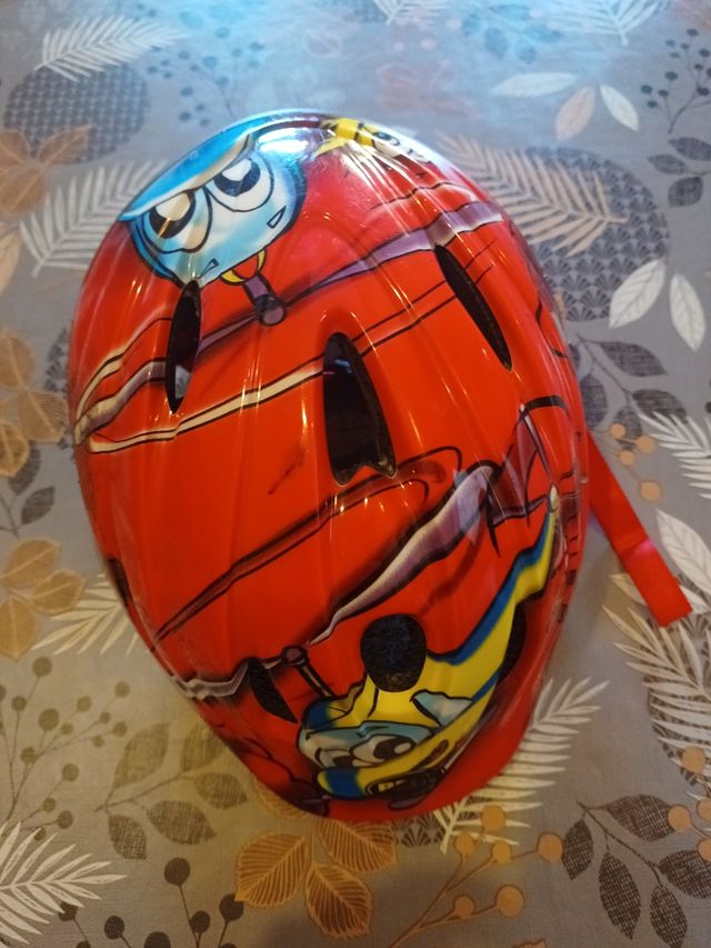 Casco da bici per bambini di 6 anni.