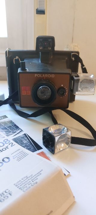 POLAROID EE33 LAND CAMERA