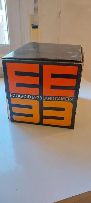 POLAROID EE33 LAND CAMERA