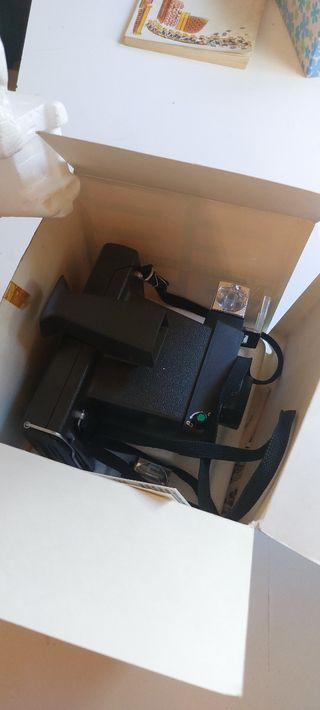 POLAROID EE33 LAND CAMERA