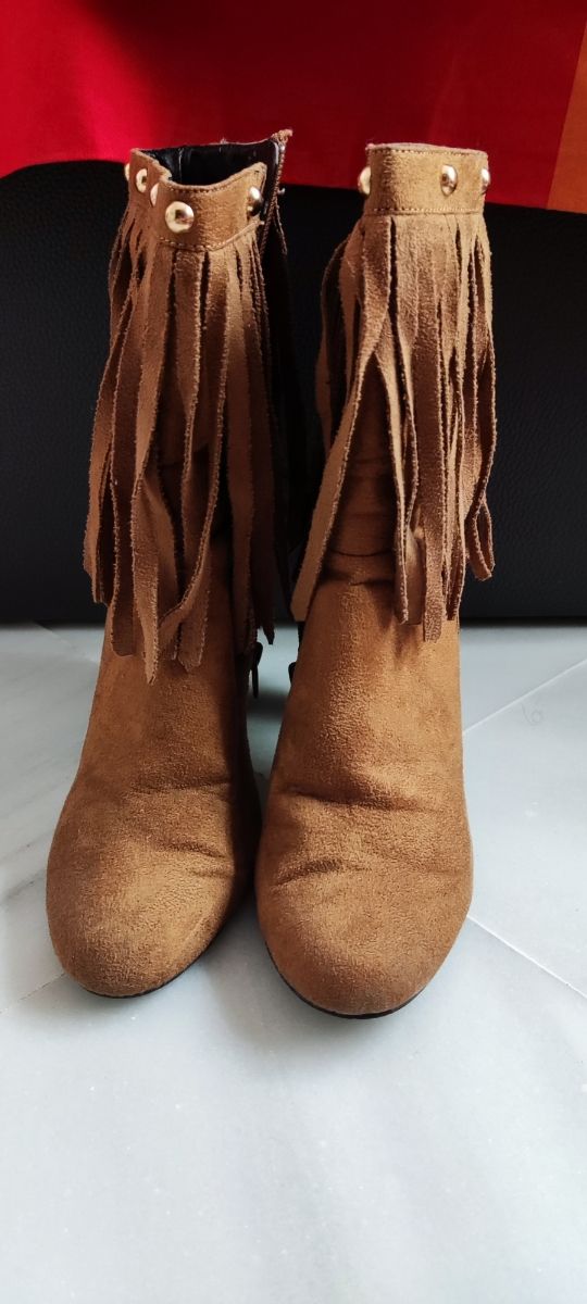 Sapatos com franjas