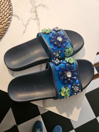 Chanclas originales con strass Zara