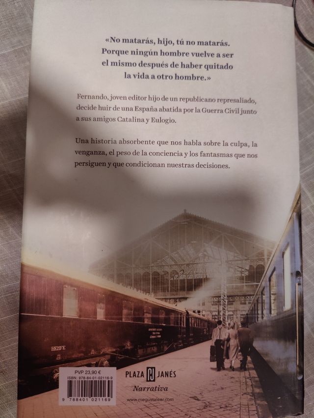 Libro de pasta dura de Julia Navarro