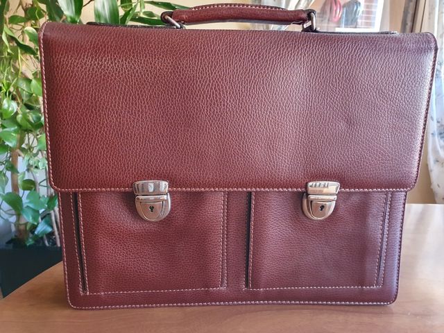 Cartera portadocumentos en piel