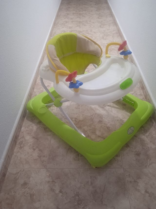 ANDADOR TAKATA PER BEBE' 25€ SPEDIZIONE. 20€ A MANO