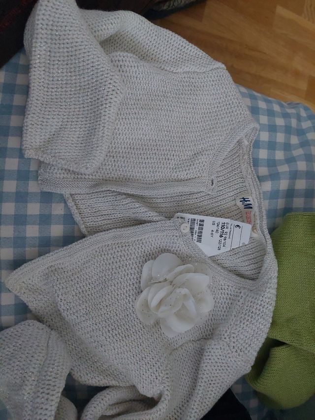 Ropa y vestido calentito niña mayoral