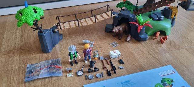Playmobil Adventure tree house