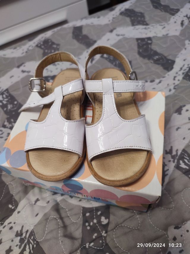 Sandalias andanines número 23 