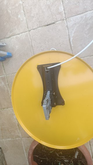 Parabólica Televés amarilla