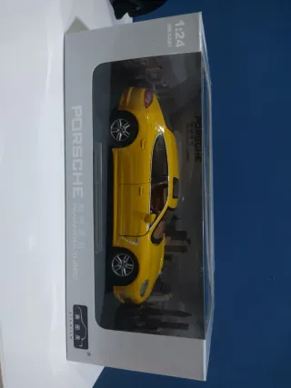 Porsche panamera scala 1/24