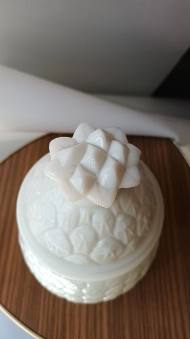 Barattolo Ananas opalino Anni 60