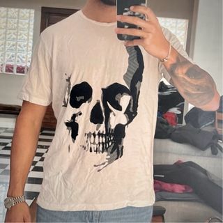 Camiseta hombre Zara calavera