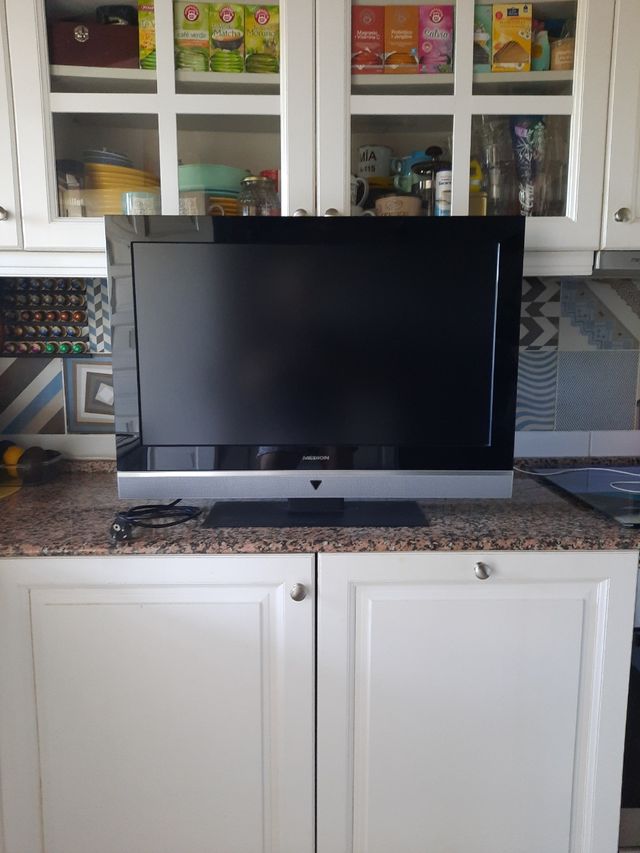 Televison + mando Tv Medión 94cm diametro
