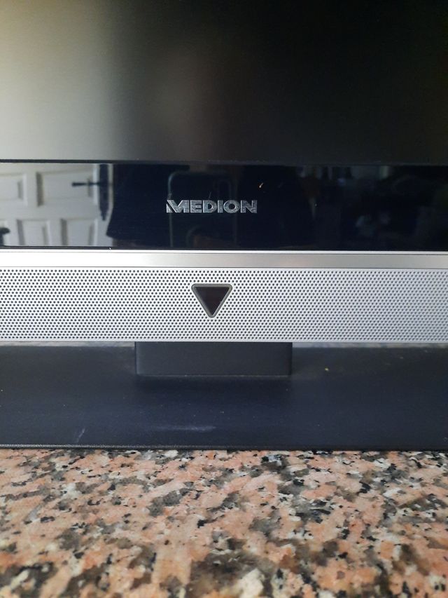 Televison + mando Tv Medión 94cm diametro