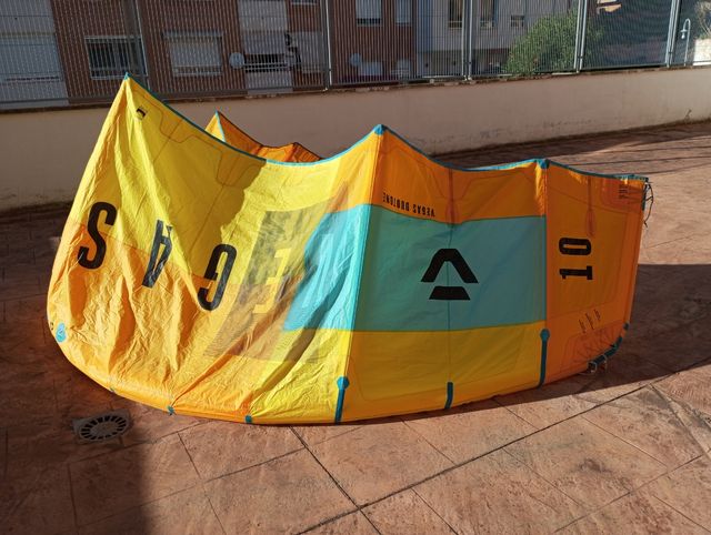 Duotone Vegas 10m + click bar