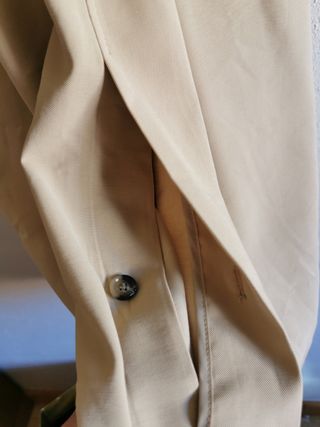 Gabardina de chica talla L de Mango nueva.