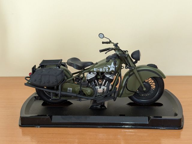 Moto Indian Chief militar 