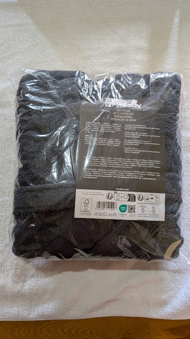 Accappatoio con cappuccio marca Freddy, nuovo