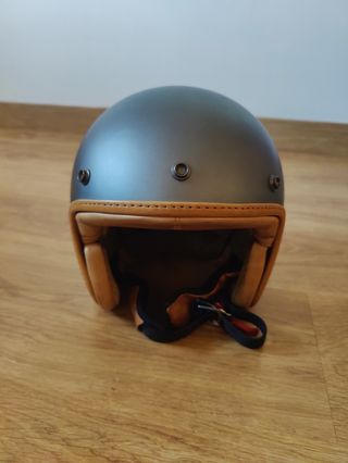 Casco DMD jet gris cuero vintage