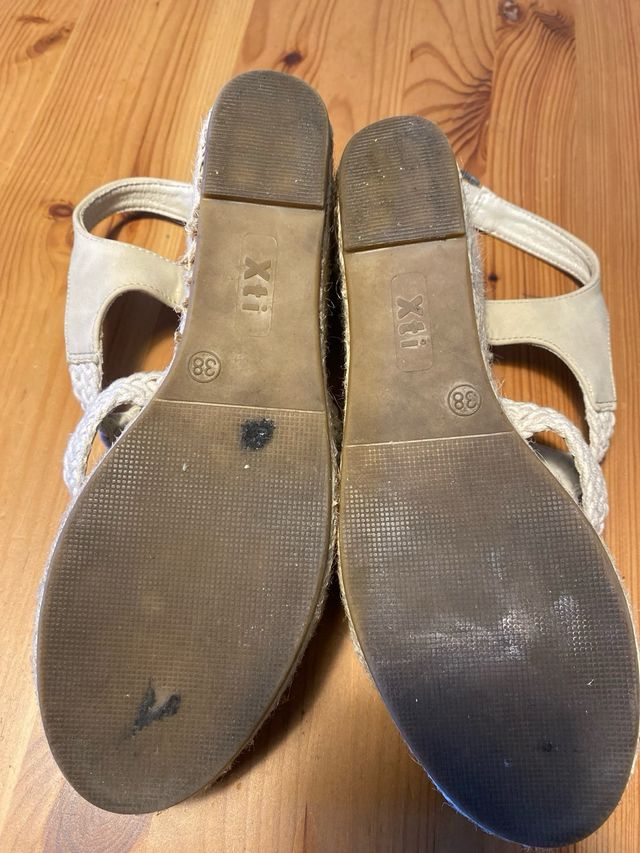 Sandalias de cuña N38