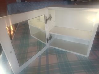 Armario de baño con espejos