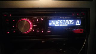 Autorradio coche Pioneer  más altavoces Pioneer 