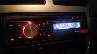 Autorradio coche Pioneer  más altavoces Pioneer 