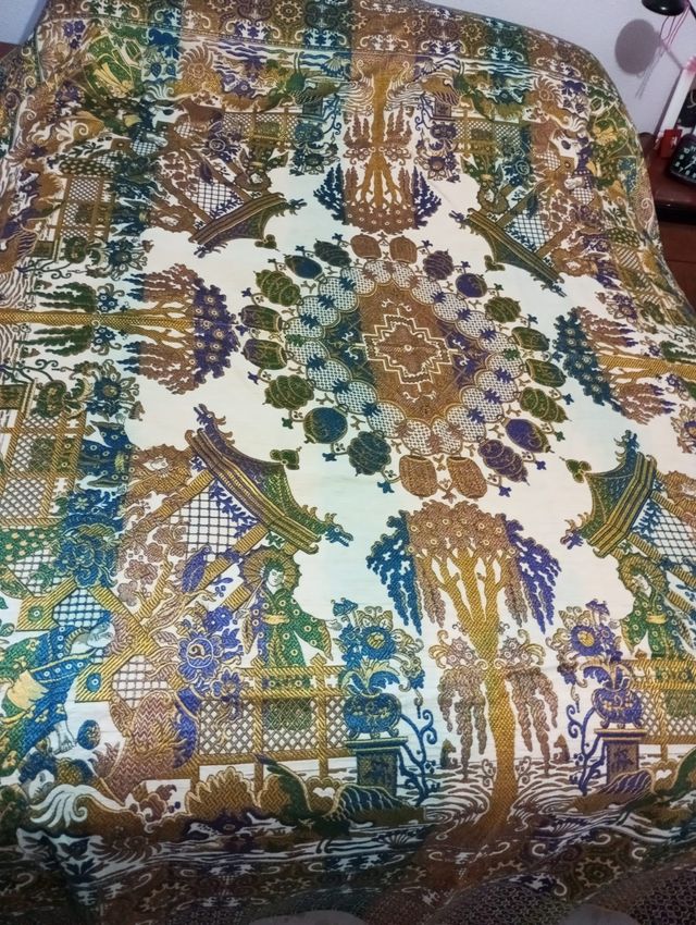 TAPPETO MORESCO ANTICO E TRAPUNTA MORESCA.