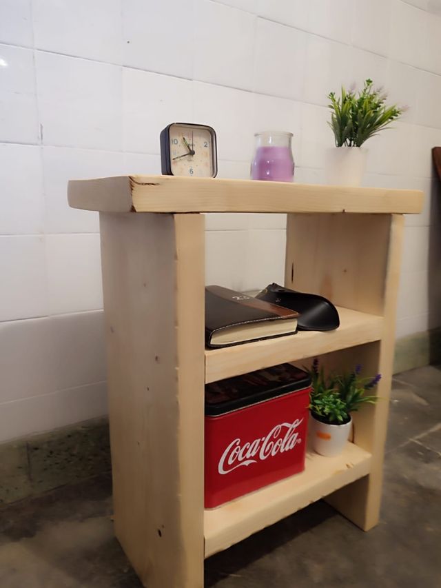 Mesita de noche estilo rústico