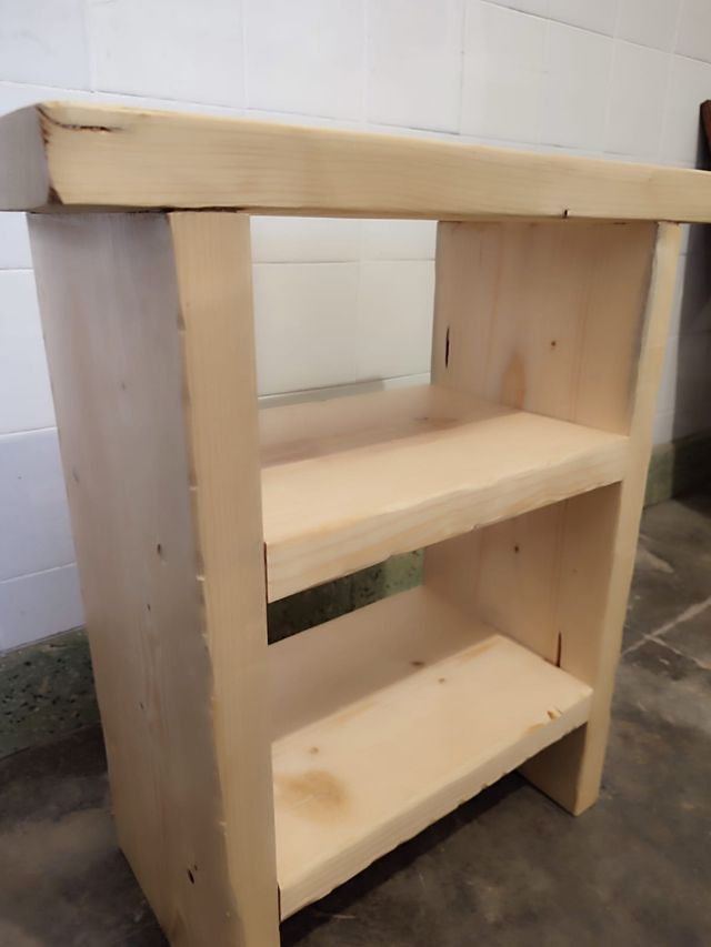 Mesita de noche estilo rústico