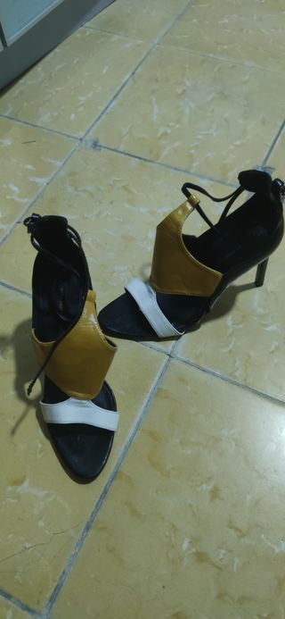 Sandalias tacón Zara 