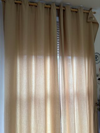 Cortinas beige con ollaos