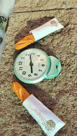 Lote de 2 imágenes y reloj