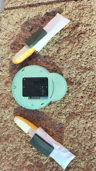 Lote de 2 imágenes y reloj