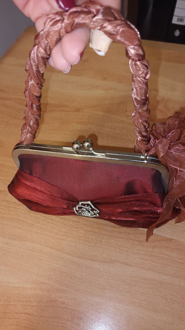 Bolsa de cerimónia em cetim bordeaux 