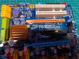 Placa base con SLI GA-N650SLI-DS4L + PROCESADOR