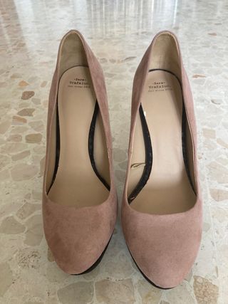 Zapatos de tacón de color rosa de Zara