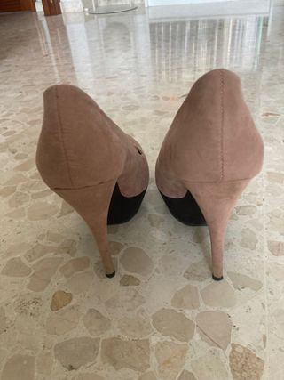 Zapatos de tacón de color rosa de Zara