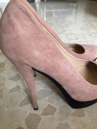 Zapatos de tacón de color rosa de Zara