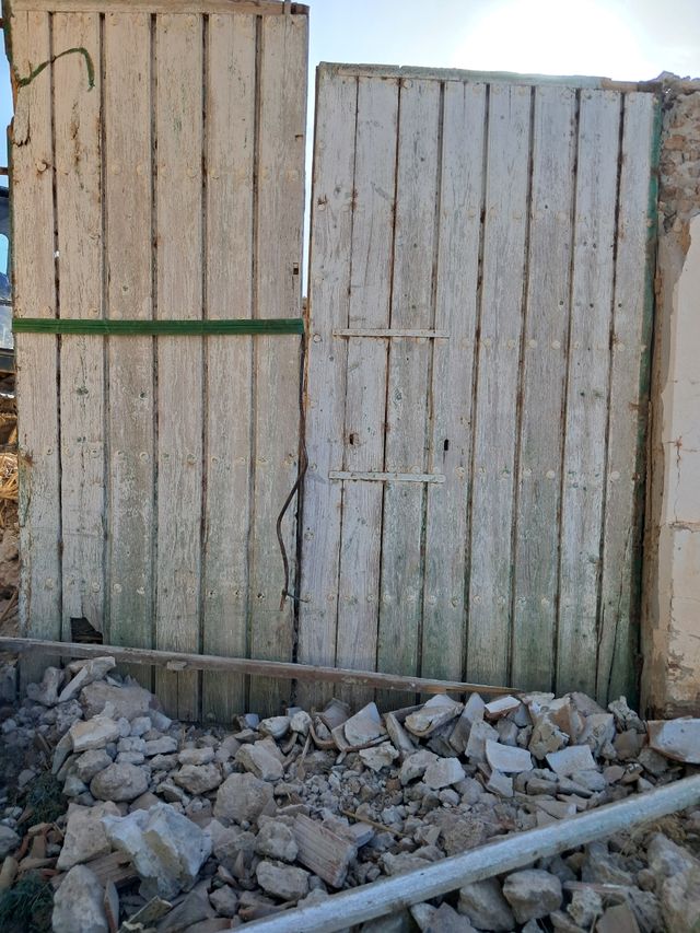 Portón de madera antiguo